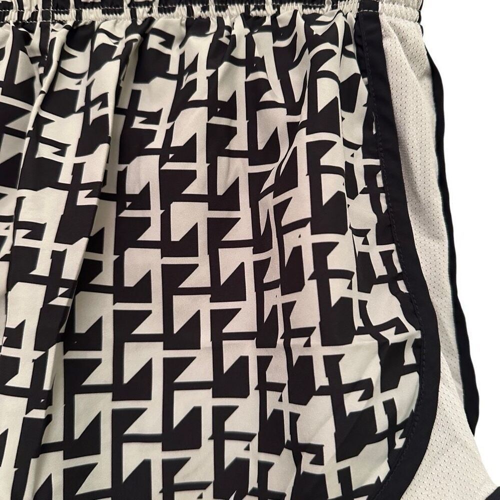 Nike grey and black running shorts- size m - Picture 3 of 9